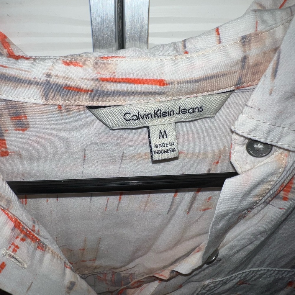 Abstract print button down - Picture 3 of 3